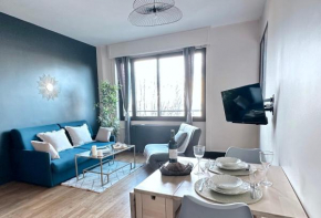Stylish Apartment with a Balcony in Paris
